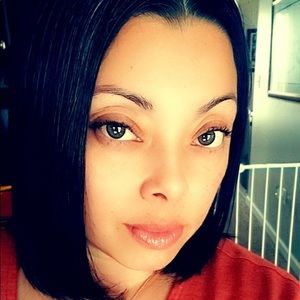 Meet your Posher, Aisha